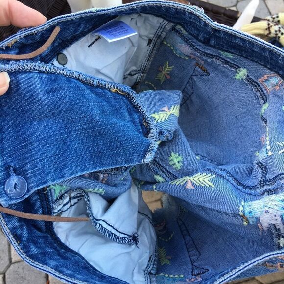 Kendall & Kylie Embroidered Lace Up Tribal Shorts Size 5 - Picture 6 of 6